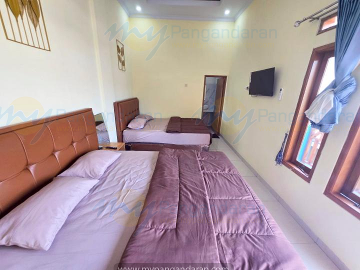  tampilan kamar tidur yisar beach in pangandaran